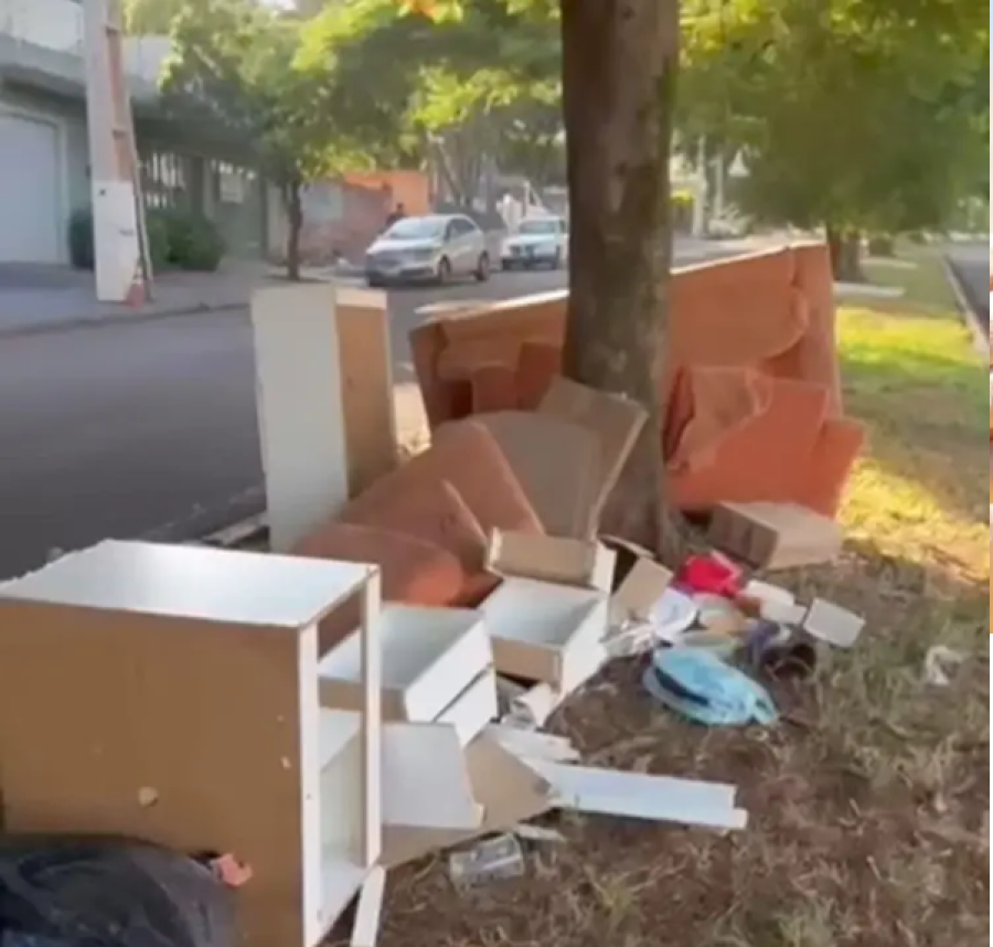Descarte impróprio dá multa em Maringá