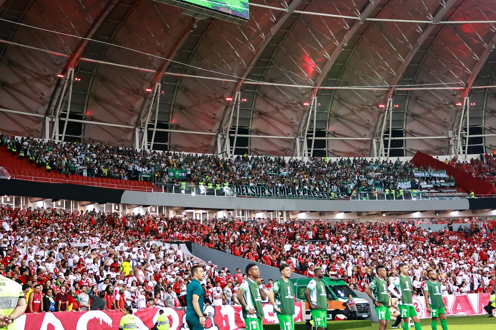 Torcedor é morto após briga de torcidas 