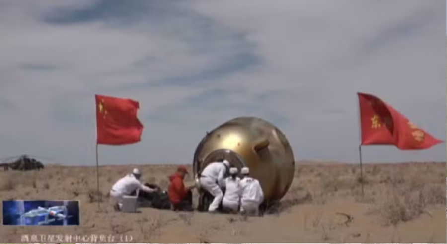 Astronautas chineses  retornam à Terra