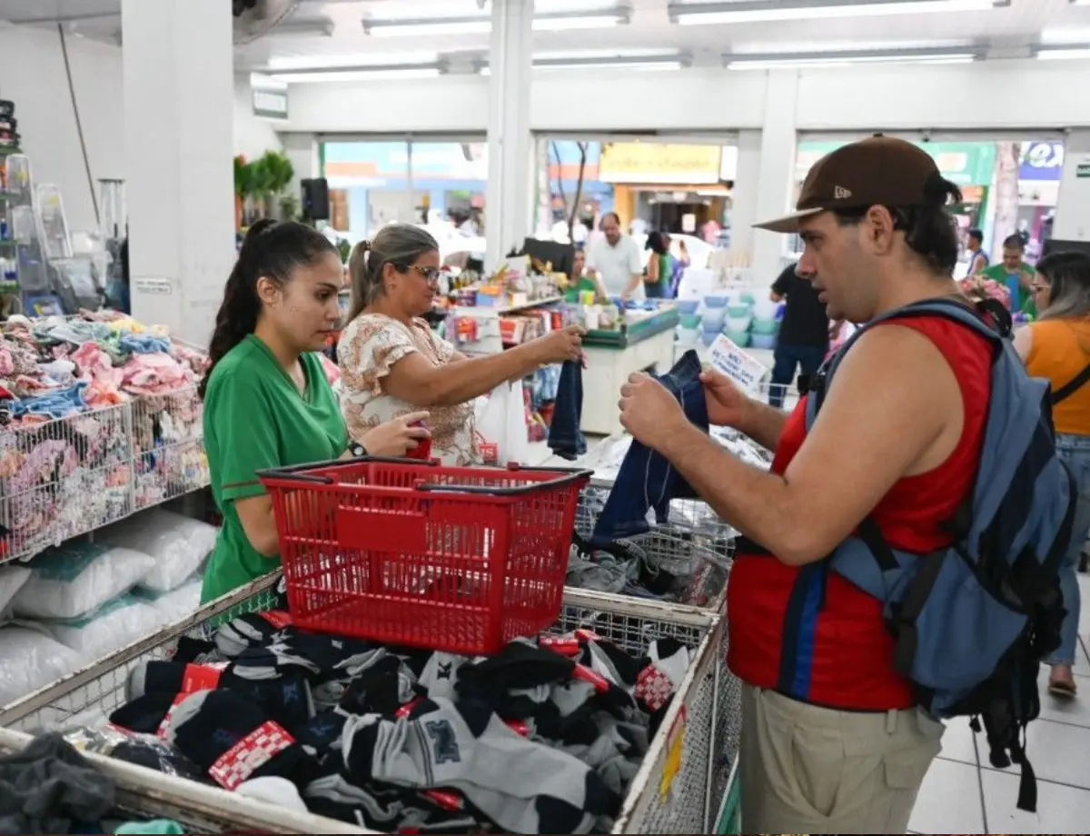 Aciap realiza ação para movimentar o comércio no Dia das Mães