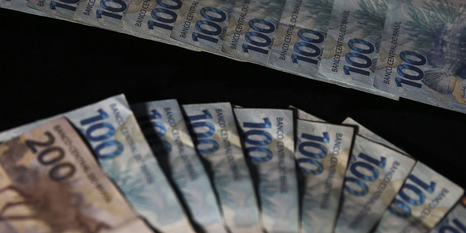 Decreto mantém restrição de R$ 121,5 bi no Orçamento até maio