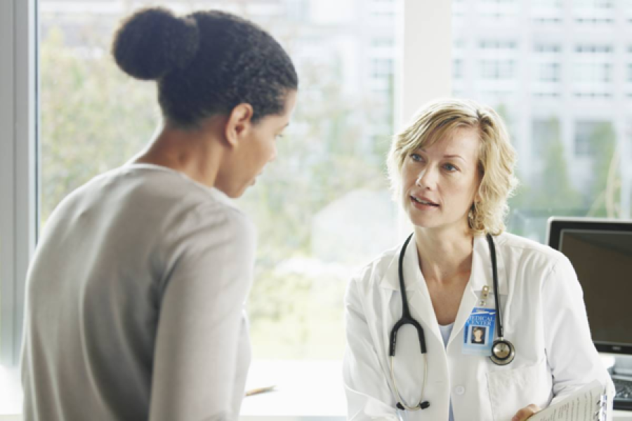 Mulheres se tornam maioria entre médicos no Brasil pela 1ª vez