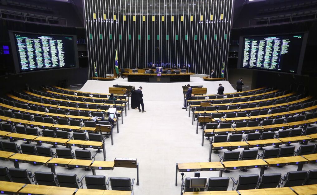 Relator propõe criar 18 cadeiras e aumentar total de deputados para 531