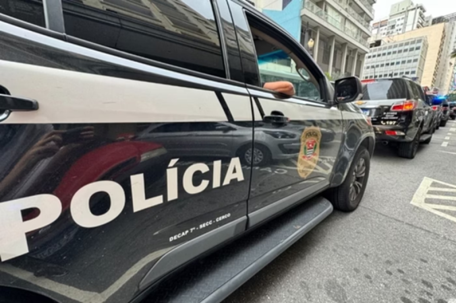 Policial civil é preso por adulterar viatura e falsa abordagem.