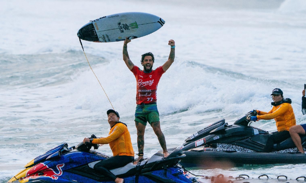 Filipe Toledo conquista etapa de Gold Coast.