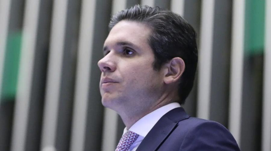 Hugo Motta vai ao STF sobre suspensão da ação do golpe contra Ramagem 