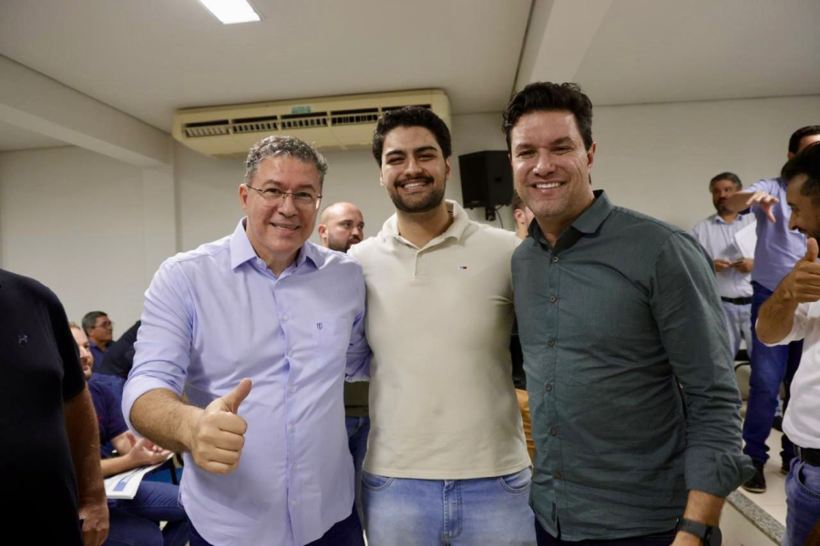 Secretário Guto Silva reúne lideranças em Paranavaí 