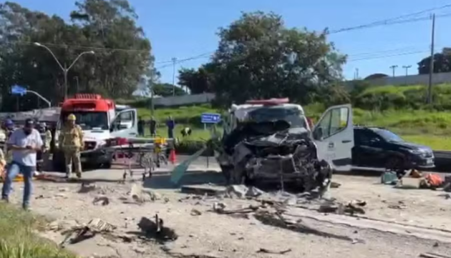 Acidente na PR-323 deixa um morto e sete feridos