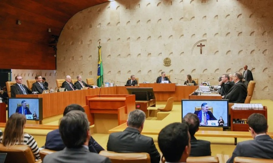 STF suspende julgamento sobre responsabilização de redes 