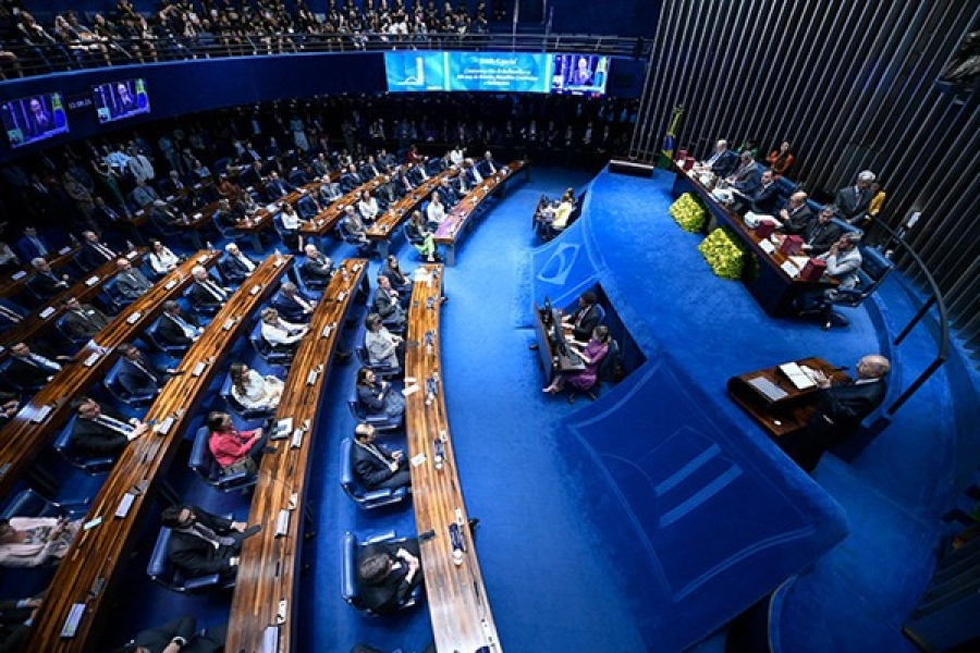 Câmara e Senado revogam aumento do IOF