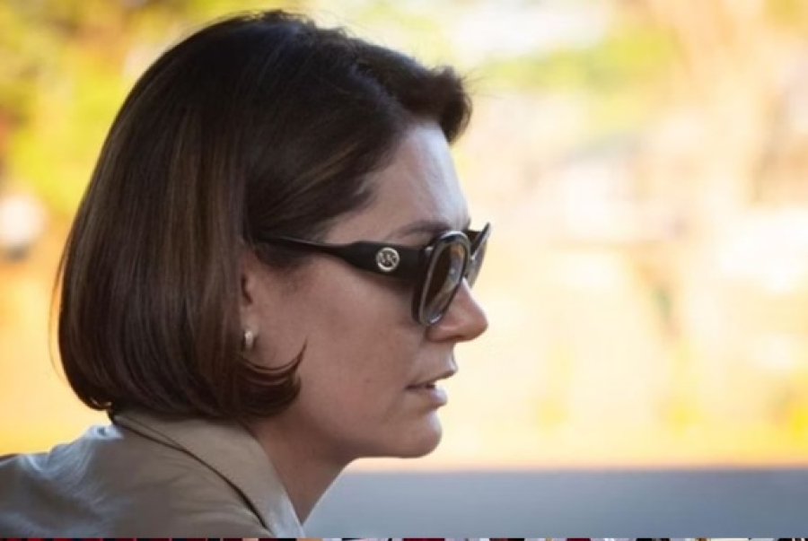 Michelle aciona Justiça após ser chamada de “ex-garota de programa”