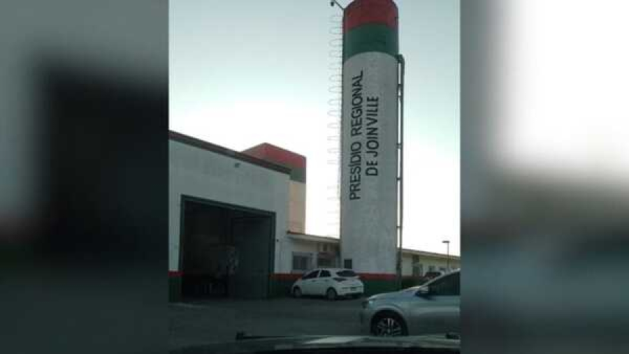 Pai que engravidou filha é encontrado morto dentro de cela