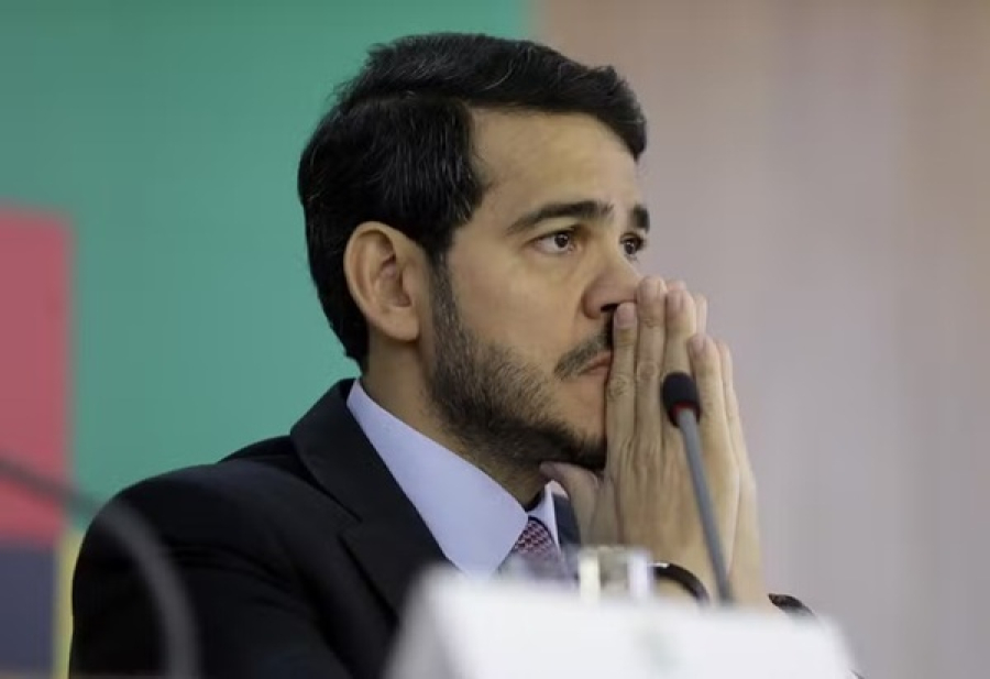 AGU anuncia ação no STF contra derrubada de decreto do IOF