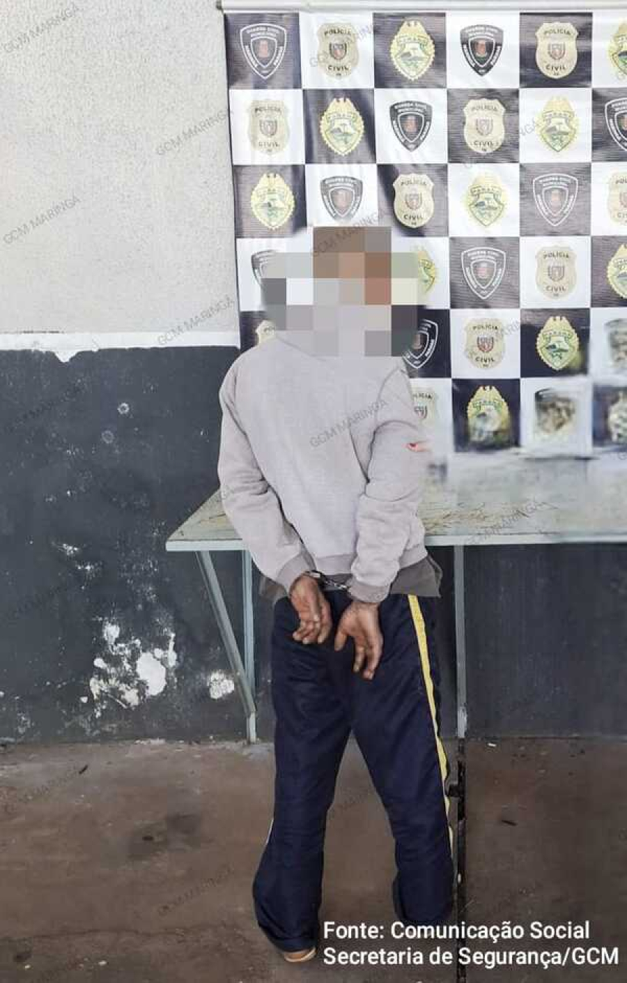 Homem é preso após invadir casa da mãe.