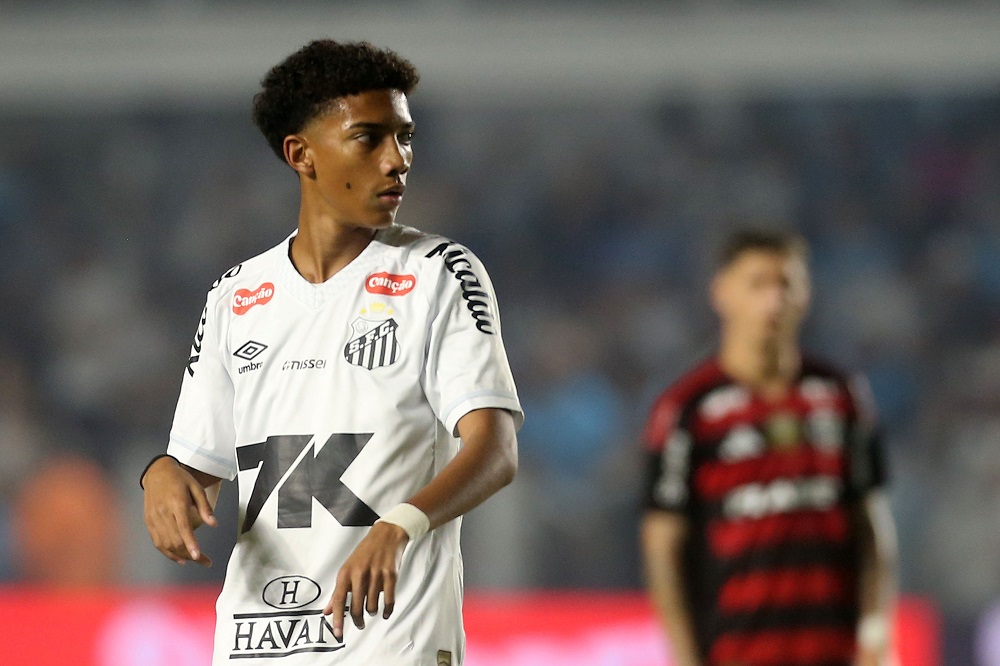 Habilidoso, canhoto e elogiado por Neymar: Robinho Jr. ganha holofotes após estreia pelo Santos