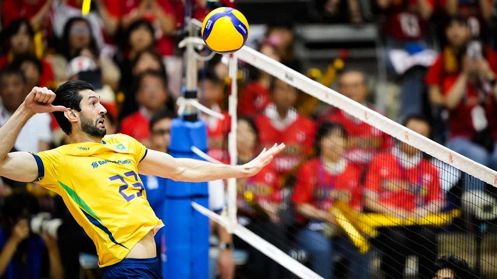 Seleção masculina de vôlei vence Japão e confirma vaga na fase final da Liga das Nações