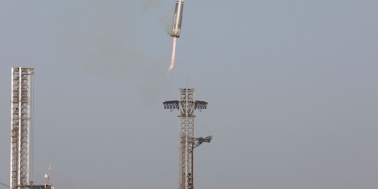 SpaceX reabre esperança de voos para a Lua