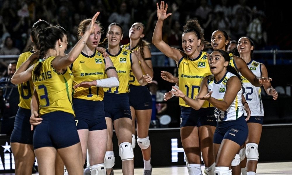 Brasil vira sobre a República Dominicana.