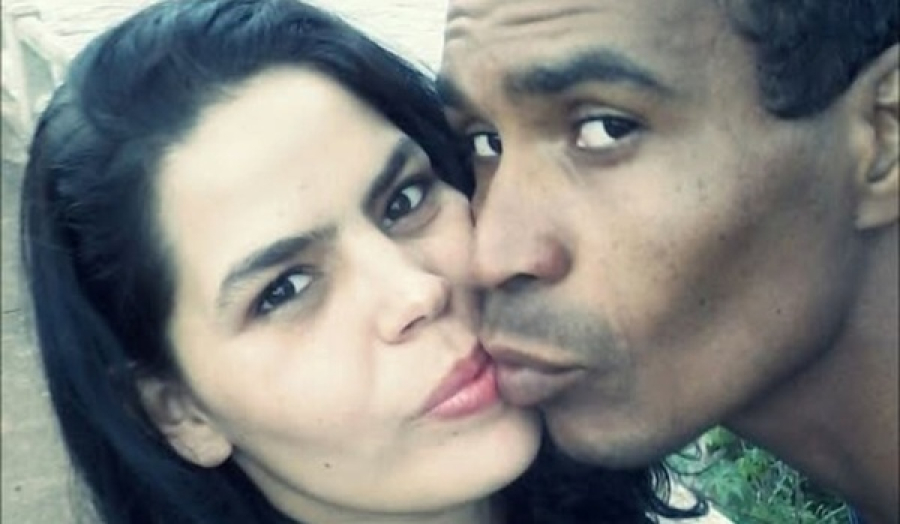 Mulher morta a facadas pelo ex-marido.