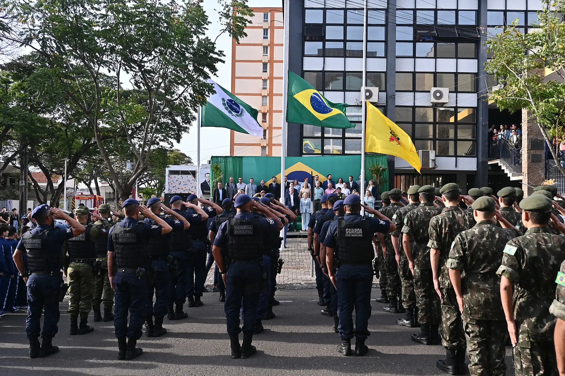 Ato cívico abre Semana da Pátria em Paranavaí