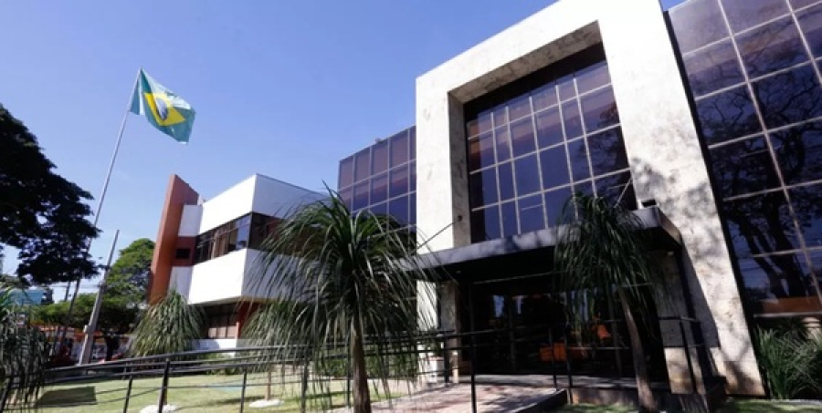 Após demissão, servidora é reintegrada pelo TJ.